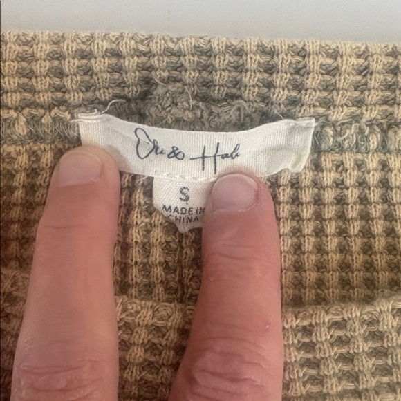 Oil & Hali tan thermal waffle weave long sleeve shirt stars and grommets hi lo - Picture 11 of 16